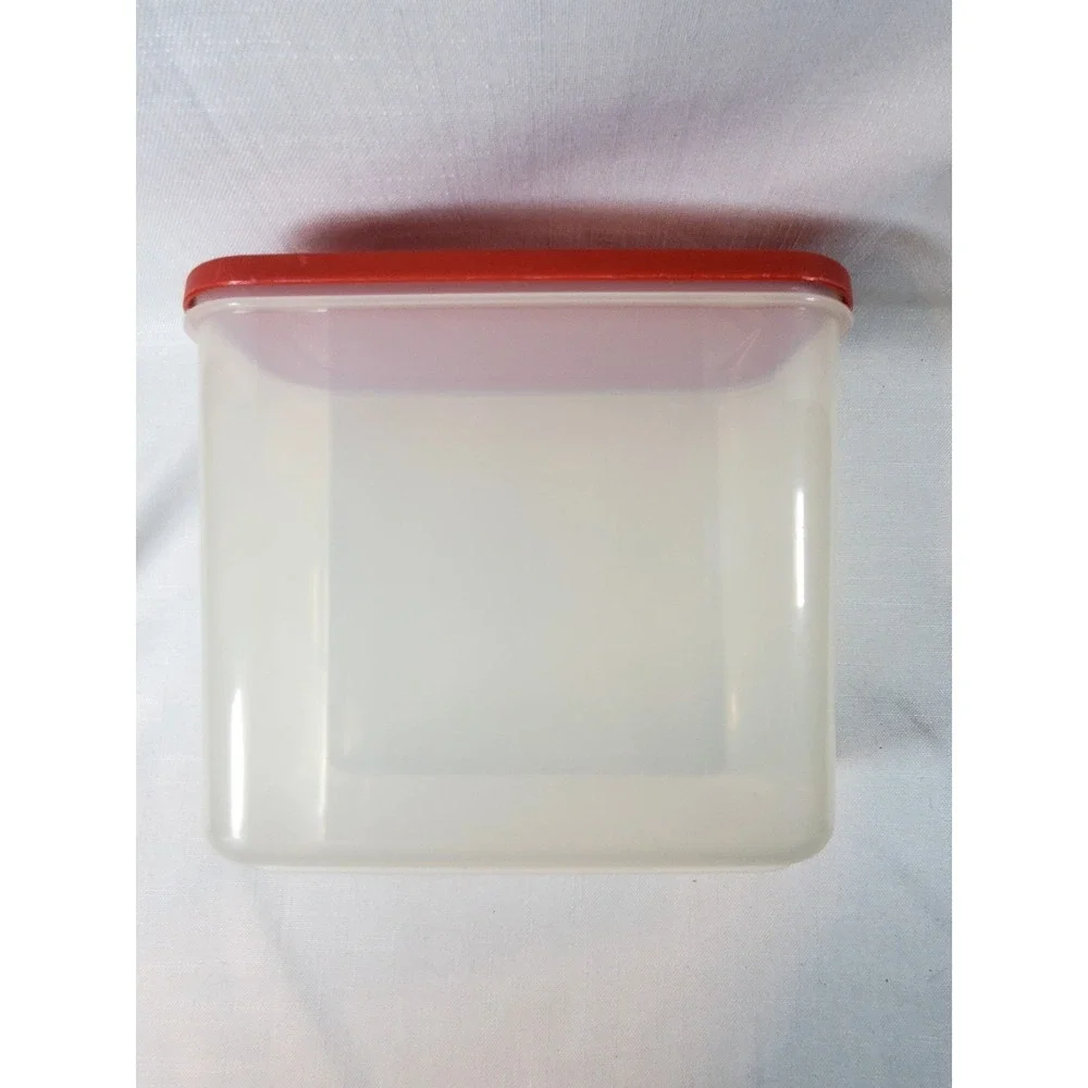 Rubbermaid ● 16.2 Cup‎ Food Storage Container 3.8L Red Lid ● Made in USA